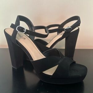 Y-Not Black Strappy Cocktail Party Heels 9‎